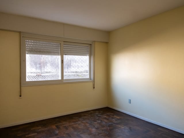 Apartamento com 90m² 3 quartos e 2 banheiros, para alugar, no bairro Centro em Pelotas