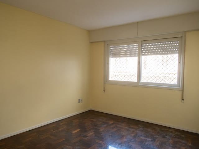 Apartamento com 90m² 3 quartos e 2 banheiros, para alugar, no bairro Centro em Pelotas