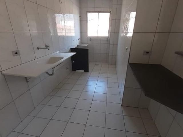 Apartamento 2 quartos e 1 banheiro, para alugar, no bairro Centro em Extrema