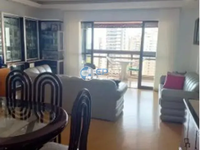 Apartamento 3 quartos e 5 banheiros, à venda, no bairro Centro em Londrina