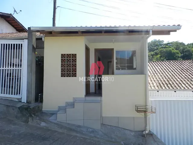 Casa 1 quarto e 1 banheiro, para alugar, no bairro Vorstadt em Blumenau