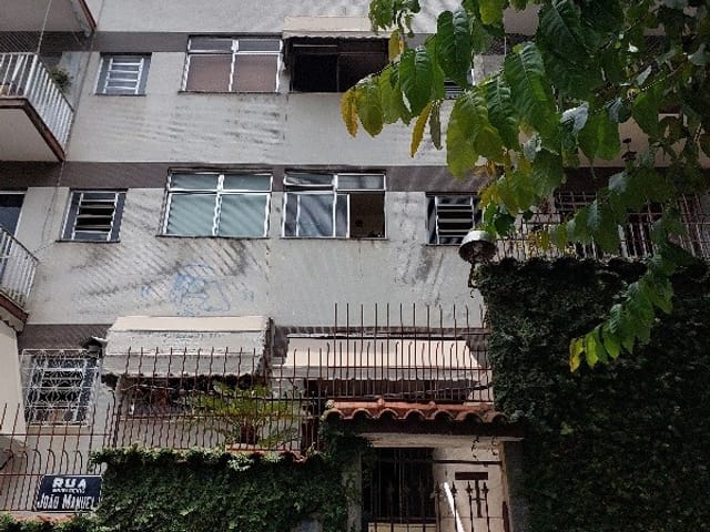 Apartamento 2 quartos e 1 banheiro, à venda, no bairro Tanque em Rio de Janeiro