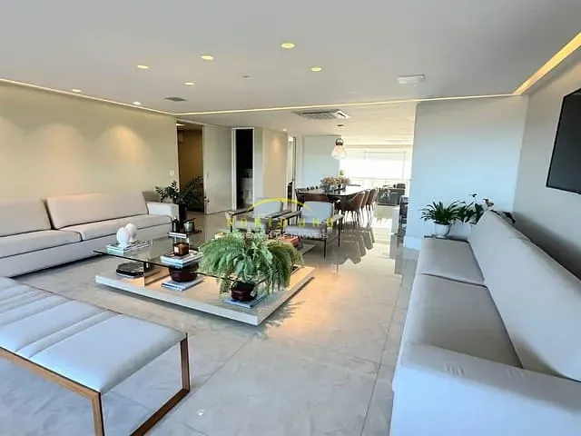 Apartamento com 330m² 4 quartos e 6 banheiros, à venda, no bairro Barra em Salvador