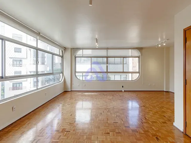 Apartamento 3 quartos e 2 banheiros, à venda, no bairro Itaim Bibi em São Paulo