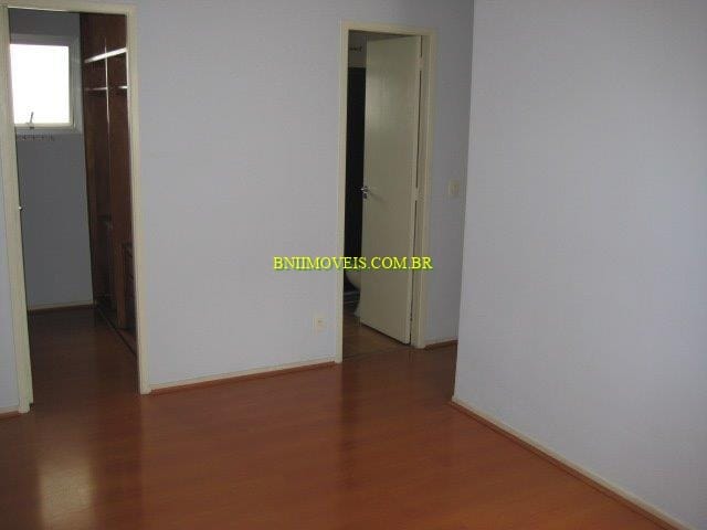 Apartamento para alugar com 3 quartos, 107m² - Foto 17