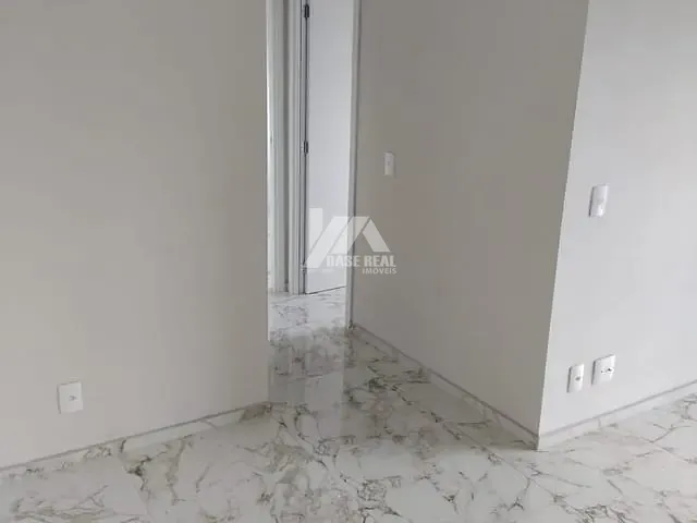 Apartamento com 53m² 2 quartos e 1 banheiro, para alugar, no bairro Cidade dos Lagos em Guarapuava