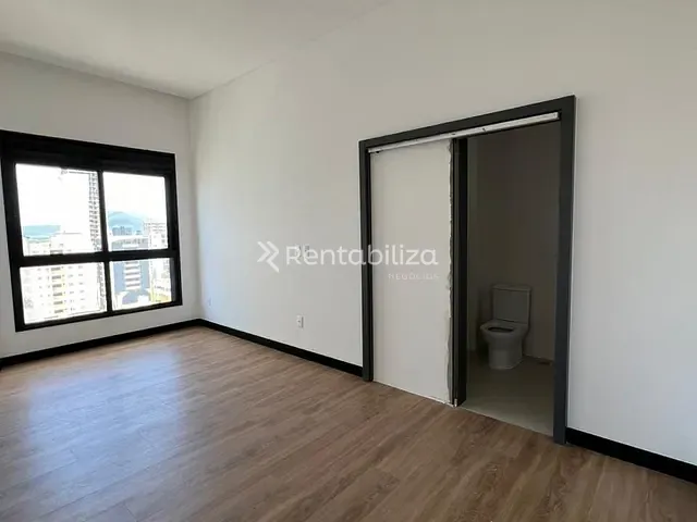 Apartamento 4 quartos e 5 banheiros, à venda, no bairro Meia Praia em Itapema