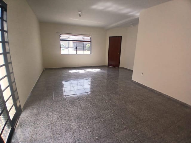 Apartamento 3 quartos e 2 banheiros, para alugar, no bairro Jardim São Thiago em São João da Boa Vista