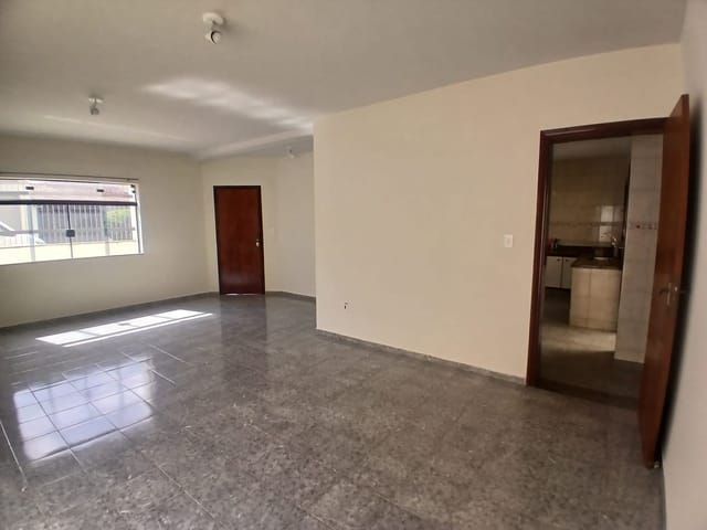 Apartamento 3 quartos e 2 banheiros, para alugar, no bairro Jardim São Thiago em São João da Boa Vista