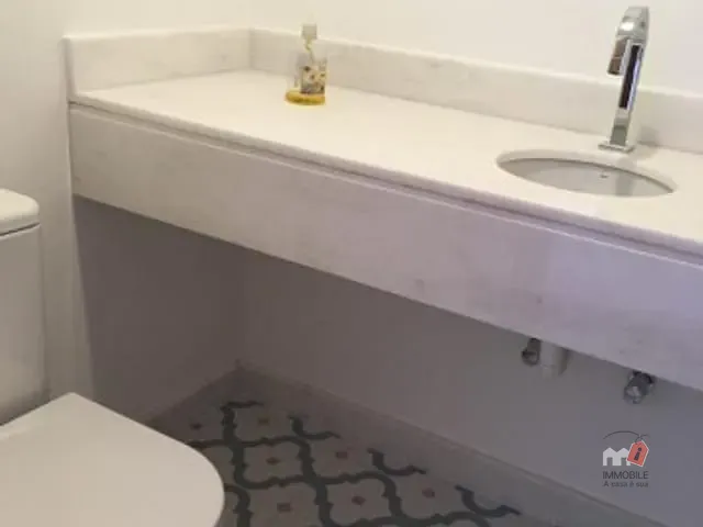 Apartamento à venda, no bairro Centro em Petrópolis