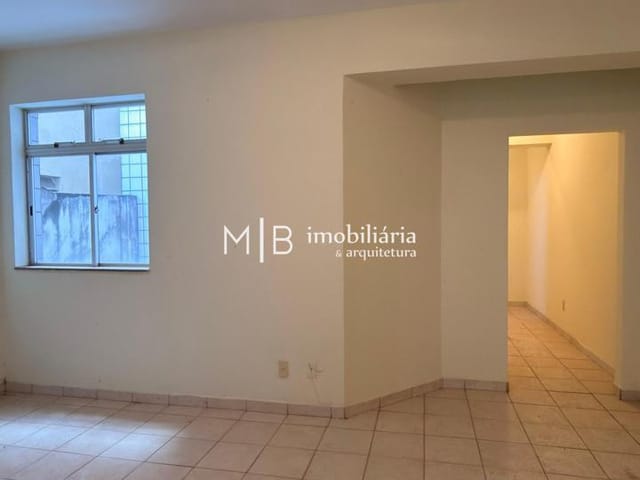 Apartamento 2 quartos e 2 banheiros, para alugar, no bairro Centro em Lavras