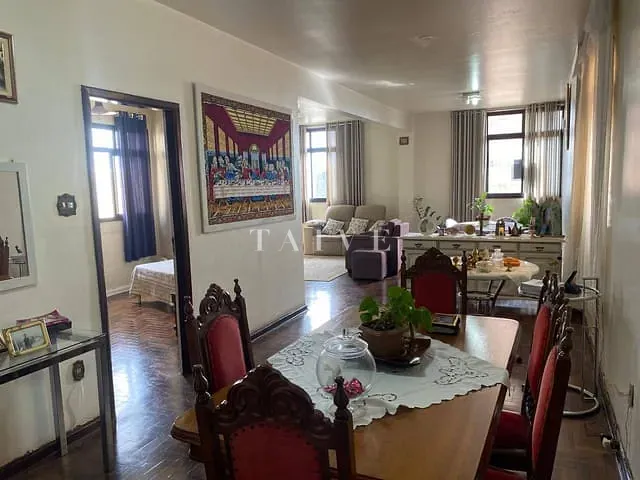 Apartamento 4 quartos e 3 banheiros, à venda, no bairro Centro em Londrina