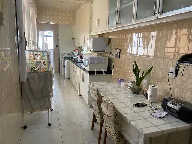 Apartamento 4 quartos e 3 banheiros, à venda, no bairro Centro em Londrina