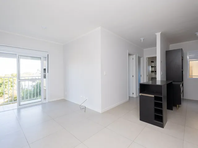 Apartamento com 61m² 2 quartos e 1 banheiro, à venda ou para alugar, no bairro Areal em Pelotas