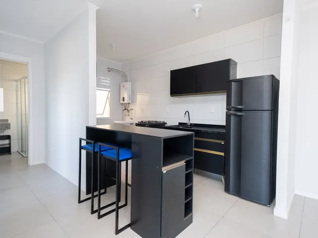 Apartamento com 61m² 2 quartos e 1 banheiro, à venda ou para alugar, no bairro Areal em Pelotas
