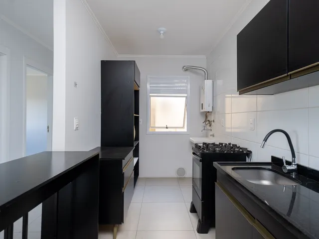 Apartamento com 61m² 2 quartos e 1 banheiro, à venda ou para alugar, no bairro Areal em Pelotas