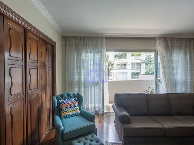 Apartamento 4 quartos e 2 banheiros, à venda, no bairro Jardim Europa em São Paulo