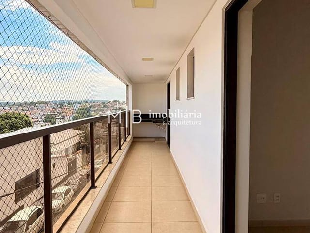 Apartamento 3 quartos e 3 banheiros, para alugar, no bairro Centro em Lavras