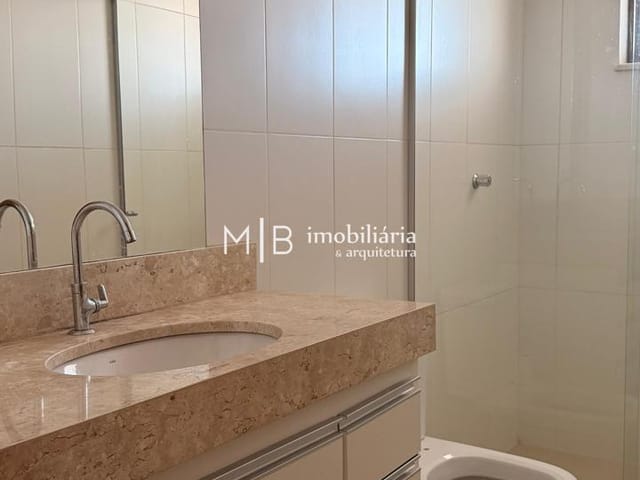 Apartamento 3 quartos e 3 banheiros, para alugar, no bairro Centro em Lavras