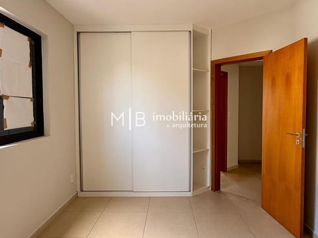 Apartamento 3 quartos e 3 banheiros, para alugar, no bairro Centro em Lavras
