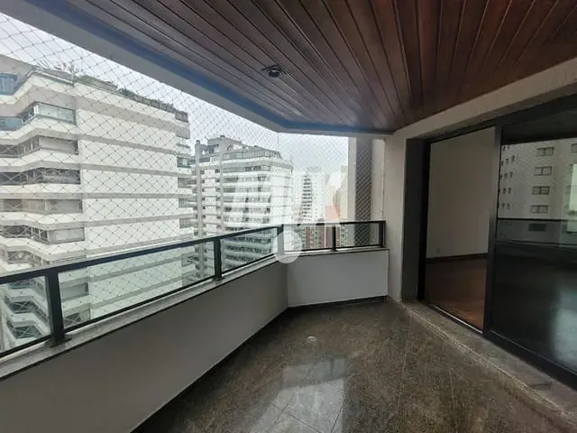 Apartamento 4 quartos e 5 banheiros, à venda ou para alugar, no bairro Vila Uberabinha em São Paulo