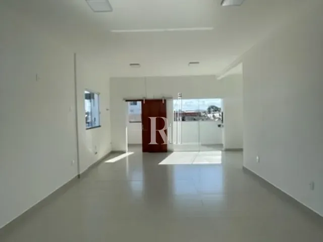 Apartamento 3 quartos e 1 banheiro, para alugar, no bairro Centro em Tijucas