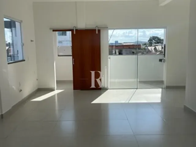 Apartamento 3 quartos e 1 banheiro, para alugar, no bairro Centro em Tijucas