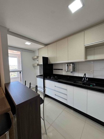 Foto do Apartamento - Apartamento semi mobiliado à venda no Life Condomínio Club | 2 quartos (1 suíte), varanda gourmet, planejados, ar-condicionado, móveis inclusos | ApêHouse | Imobi