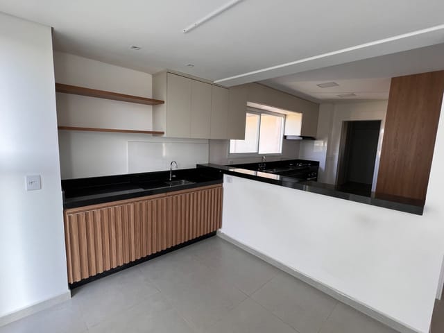 Apartamento 3 quartos e 4 banheiros, à venda ou para alugar, no bairro Alfredo Custódio de Paula em Pouso Alegre