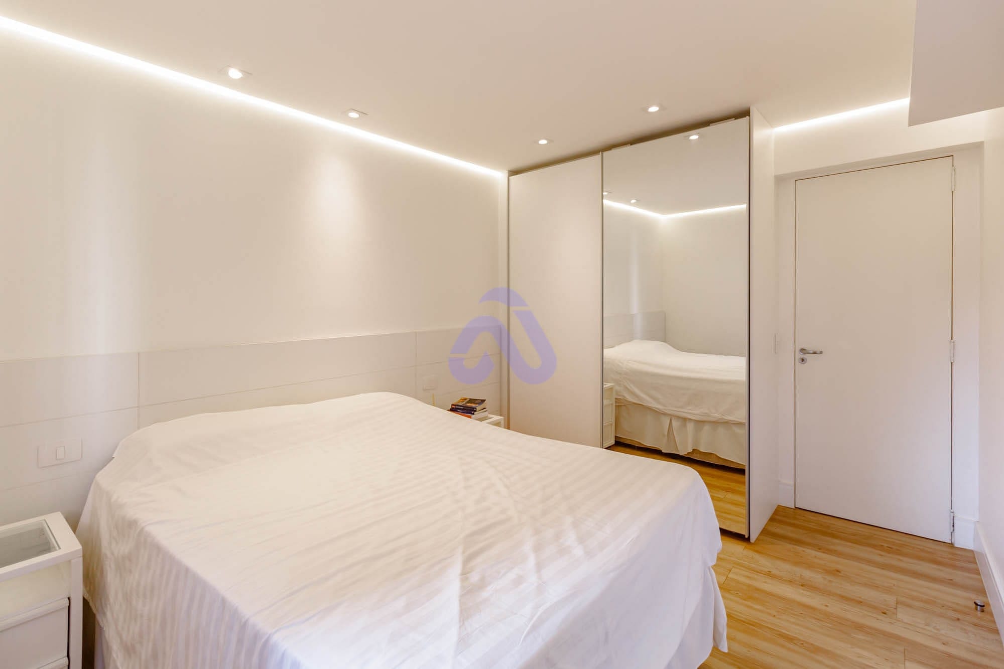 Apartamento à venda com 3 quartos, 105m² - Foto 13