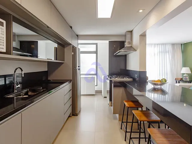 Apartamento 3 quartos e 3 banheiros, à venda, no bairro Itaim Bibi em São Paulo