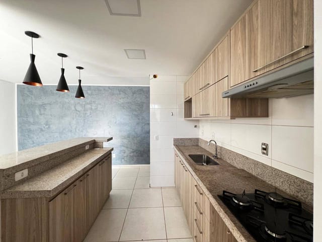 Apartamento 3 quartos e 3 banheiros, para alugar, no bairro Chácara Primavera II em Pouso Alegre