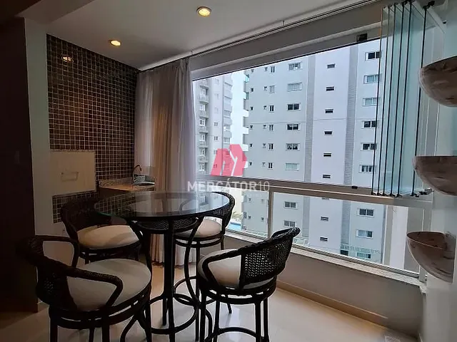 Apartamento 2 quartos e 2 banheiros, para alugar, no bairro Centro em Balneário Camboriú