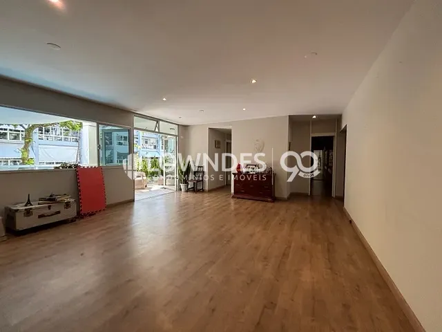 Apartamento com 215m² 4 quartos e 3 banheiros, à venda, no bairro Barra da Tijuca em Rio de Janeiro