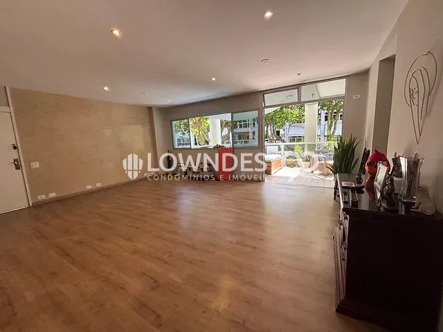 Apartamento com 215m² 4 quartos e 3 banheiros, à venda, no bairro Barra da Tijuca em Rio de Janeiro