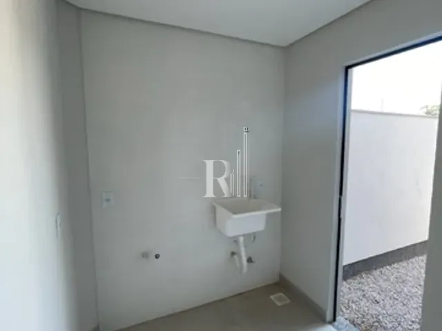 Apartamento 2 quartos e 1 banheiro, para alugar, no bairro Universitário em Tijucas