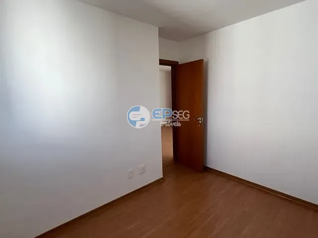 Apartamento 2 quartos e 1 banheiro, à venda, no bairro Conjunto Habitacional Doutor Farid Libos em Londrina