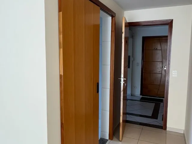 Apartamento com 93m² 3 quartos e 1 banheiro, à venda, no bairro Condomínio Residencial Castelo Branco em Cambé