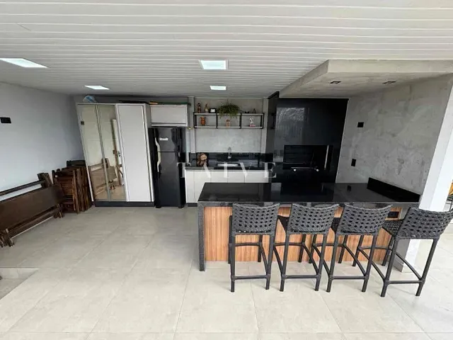 Apartamento 3 quartos e 4 banheiros, à venda, no bairro Coliseu em Londrina