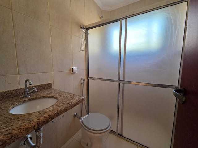 Apartamento 2 quartos e 1 banheiro, para alugar, no bairro Jardim Guanabara em São João da Boa Vista