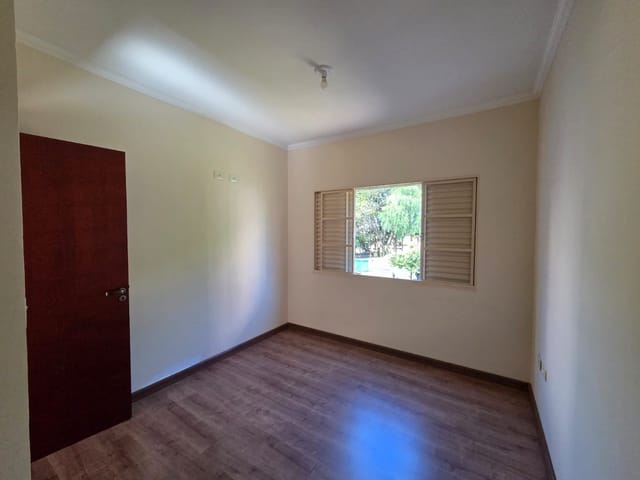 Apartamento 2 quartos e 1 banheiro, para alugar, no bairro Jardim Guanabara em São João da Boa Vista