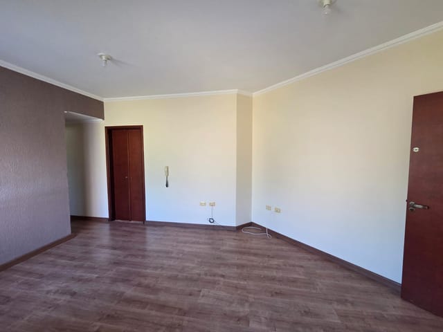 Apartamento 2 quartos e 1 banheiro, para alugar, no bairro Jardim Guanabara em São João da Boa Vista