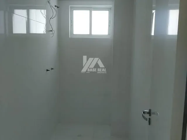 Apartamento com 100m² 3 quartos e 3 banheiros, à venda, no bairro Centro em Guarapuava