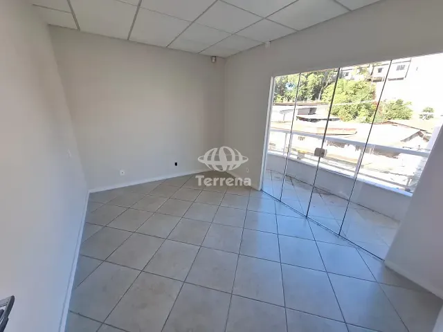 Apartamento com 90m² 3 quartos e 1 banheiro, para alugar, no bairro Água Verde em Blumenau