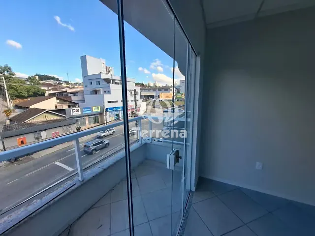 Apartamento com 90m² 3 quartos e 2 banheiros, para alugar, no bairro Água Verde em Blumenau