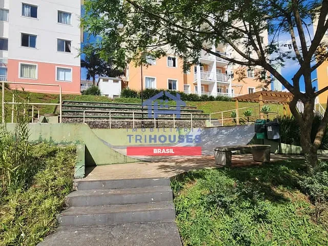 Apartamento 2 quartos e 1 banheiro, à venda, no bairro Atuba em Colombo