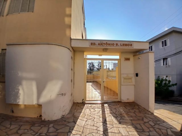 Apartamento 2 quartos e 2 banheiros, para alugar, no bairro Jardim Michelazzo em São João da Boa Vista