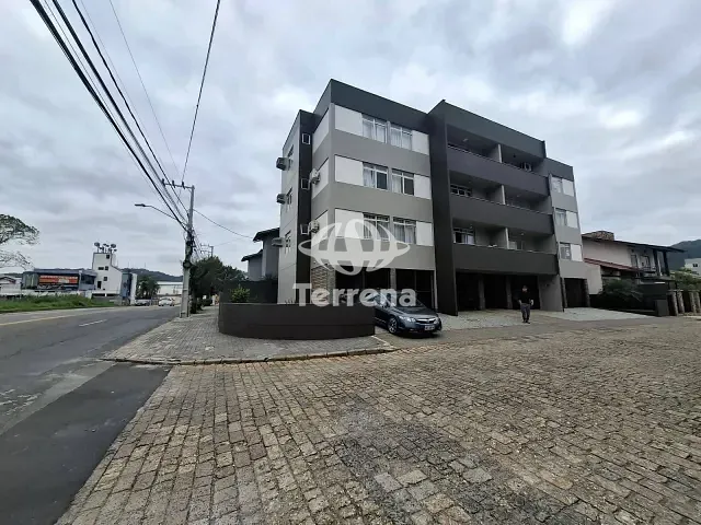 Apartamento com 100m² 3 quartos e 2 banheiros, para alugar, no bairro Vorstadt em Blumenau