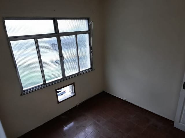Apartamento com 75m² 2 quartos e 2 banheiros, para alugar, no bairro Vila Valqueire em Rio de Janeiro
