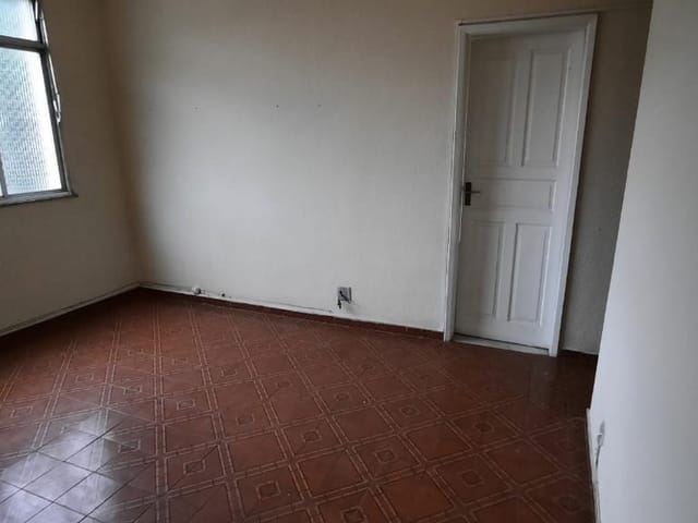 Apartamento com 75m² 2 quartos e 2 banheiros, para alugar, no bairro Vila Valqueire em Rio de Janeiro